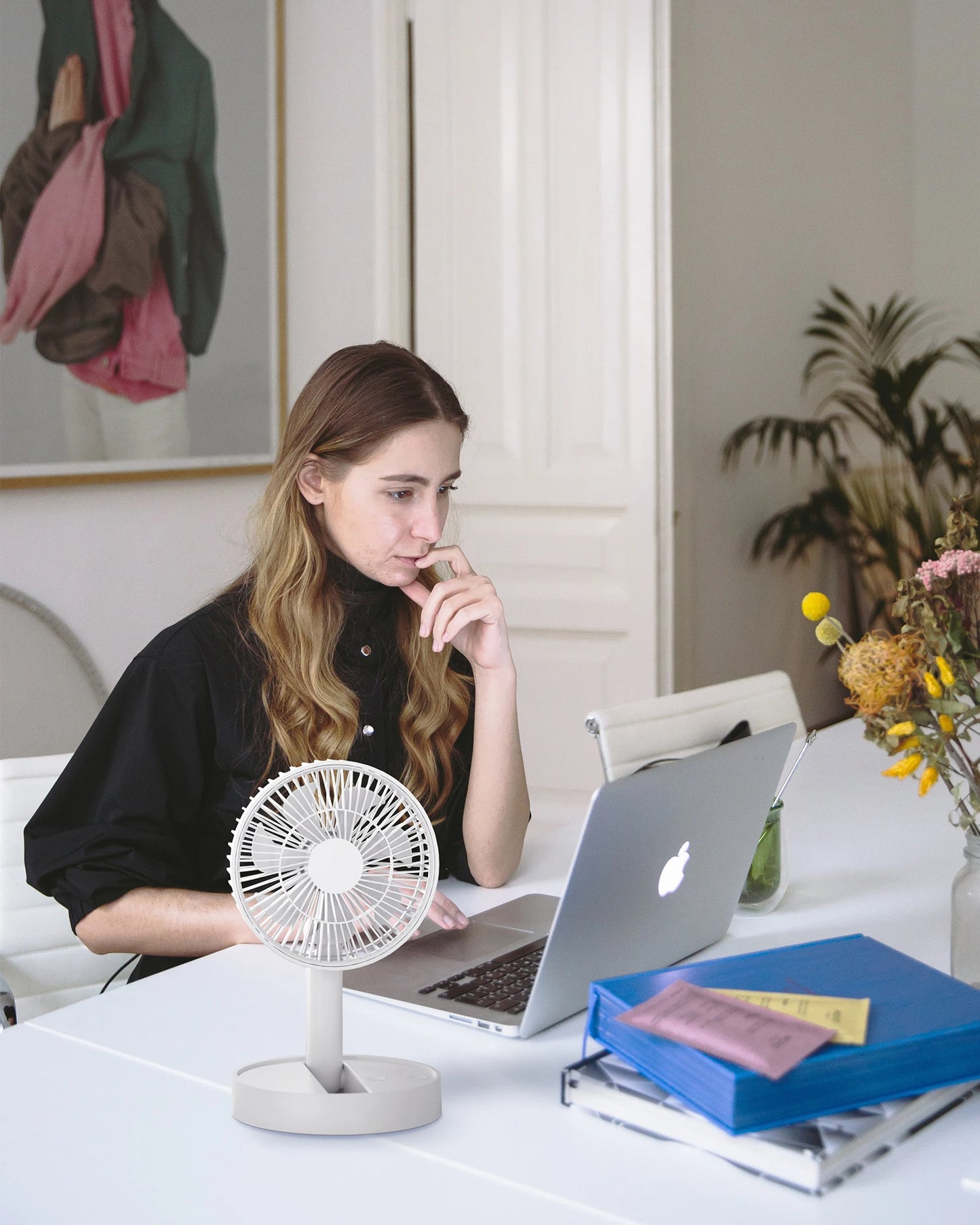 USB Foldable Fan with 4 Speeds ＆ Timing,Battery Operated Mini Fan for Bedroom